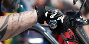 motorcycling, hand, gas, motorbike, motorcycle glove, motorcycler, transportation, motorbike, motorcycle glove, motorcycle glove, motorcycle glove, motorcycle glove, motorcycle glove