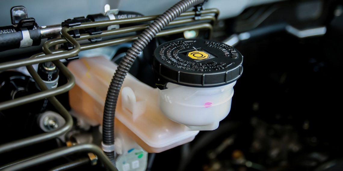 Замена тормозной жидкости в авто с ABS