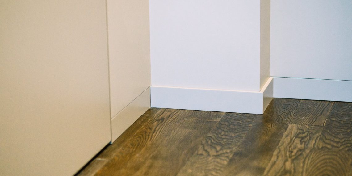 Як використовувати приховані плінтуси в сучасному інтер’єрі