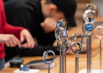 Apple вперше показала, як реально виробляє свої смарт-годинники