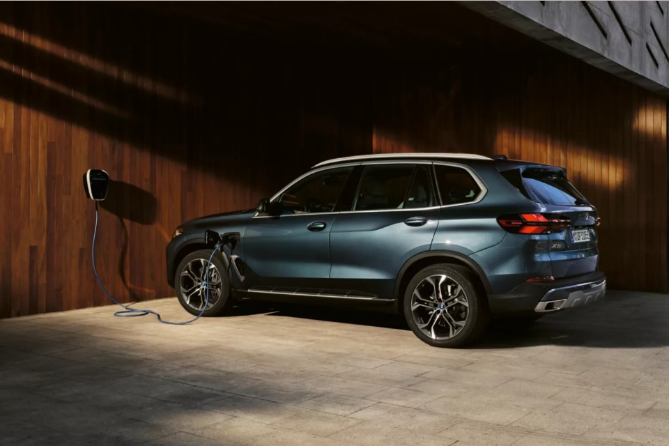 5 плагін-гібридних кросоверів, які реально економлять пальне