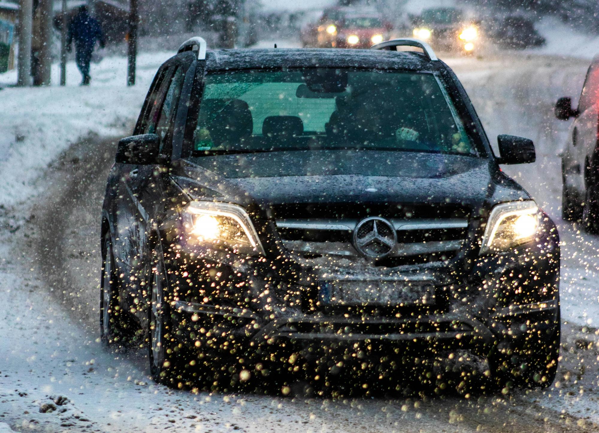 Машину занесло на слизькій дорозі: що робити і головні помилки водіїв