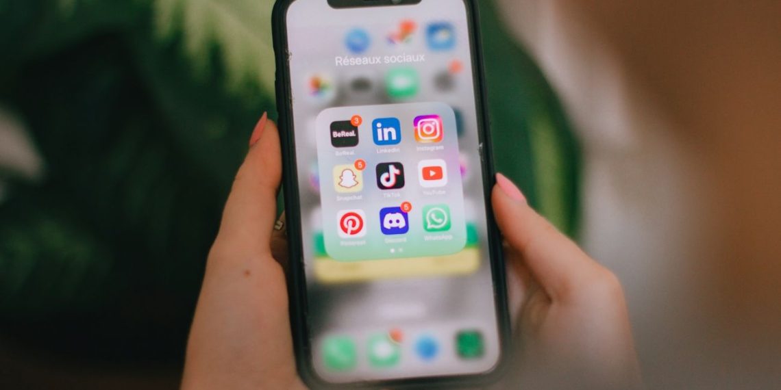 Як захистити особисті дані на iPhone, якщо даєте телефон іншим людям: секретні налаштування