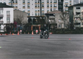 со скольки лет можно ездить на мотоцикле 250 кубов