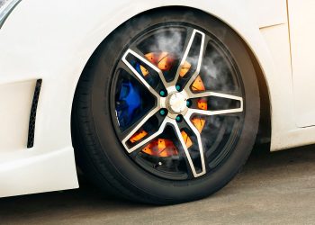 Почему греется тормозной диск с одной стороны