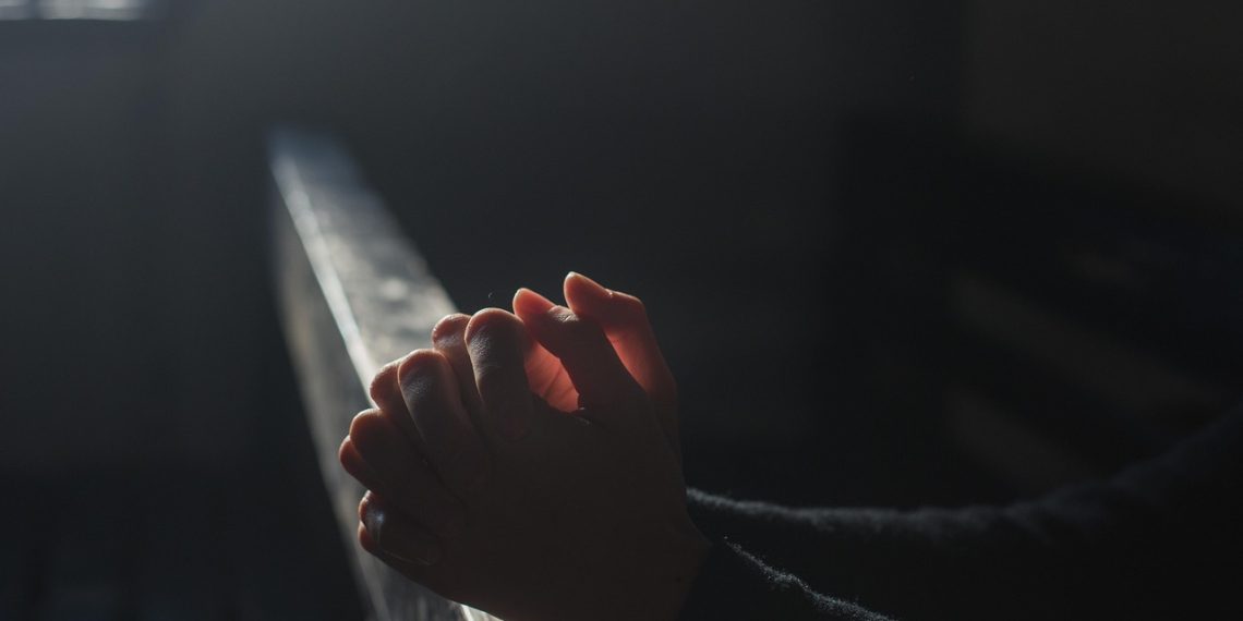 дуже сильна молитва за дочку українською