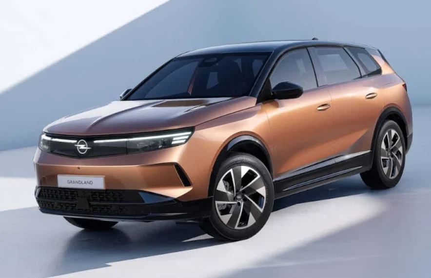 Подорожі на Opel Grandland: багажник, комфорт і запас ходу